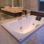 Banheira Com Hidro Carina Ca170110g4a Branco P1 170×110 – Jacuzzi - Santa Cruz Acabamentos